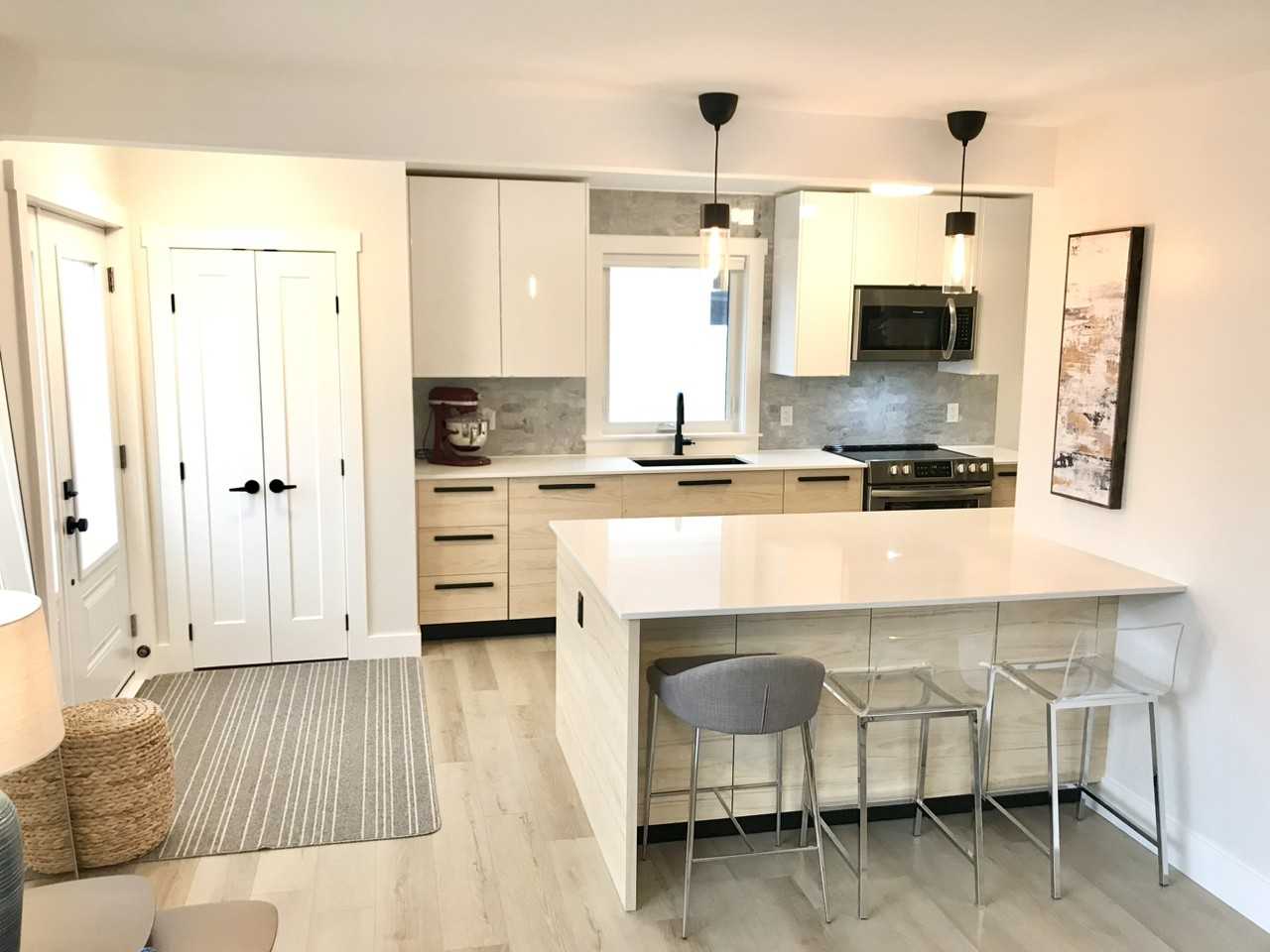 410 Portland St - Photo 2 of 10