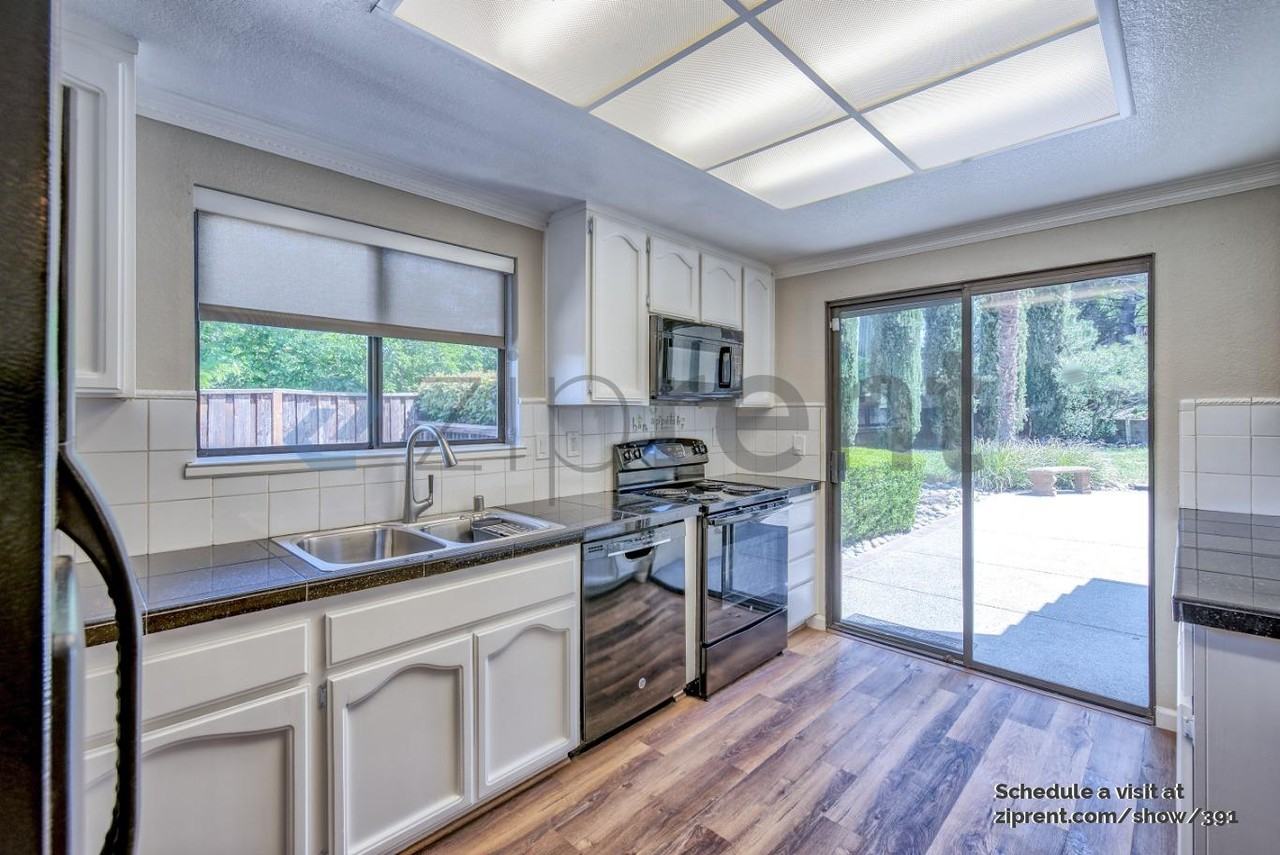 4105 Molera Ct - Photo 4 of 11