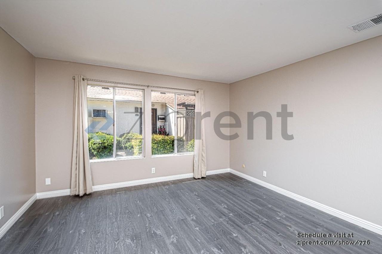 370 Don Basillo Way - Photo 3 of 12