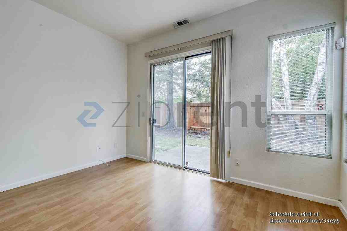 2834 Prado Ln - Photo 6 of 20