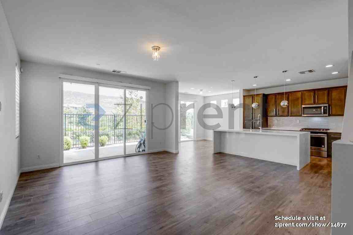 38412 Windingwalk Dr - Photo 2 of 20
