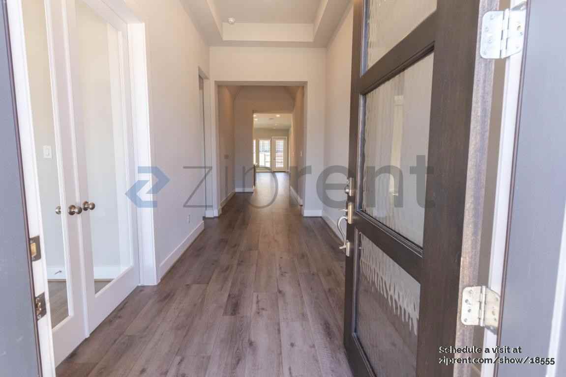 256 Eagle Ford Dr - Photo 2 of 26