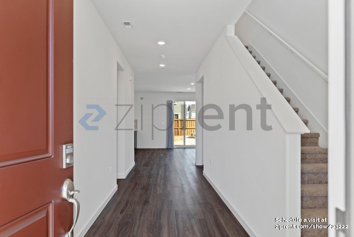 994 Pipit St - Photo 4 of 33