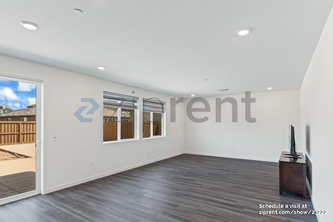 994 Pipit St - Photo 5 of 33