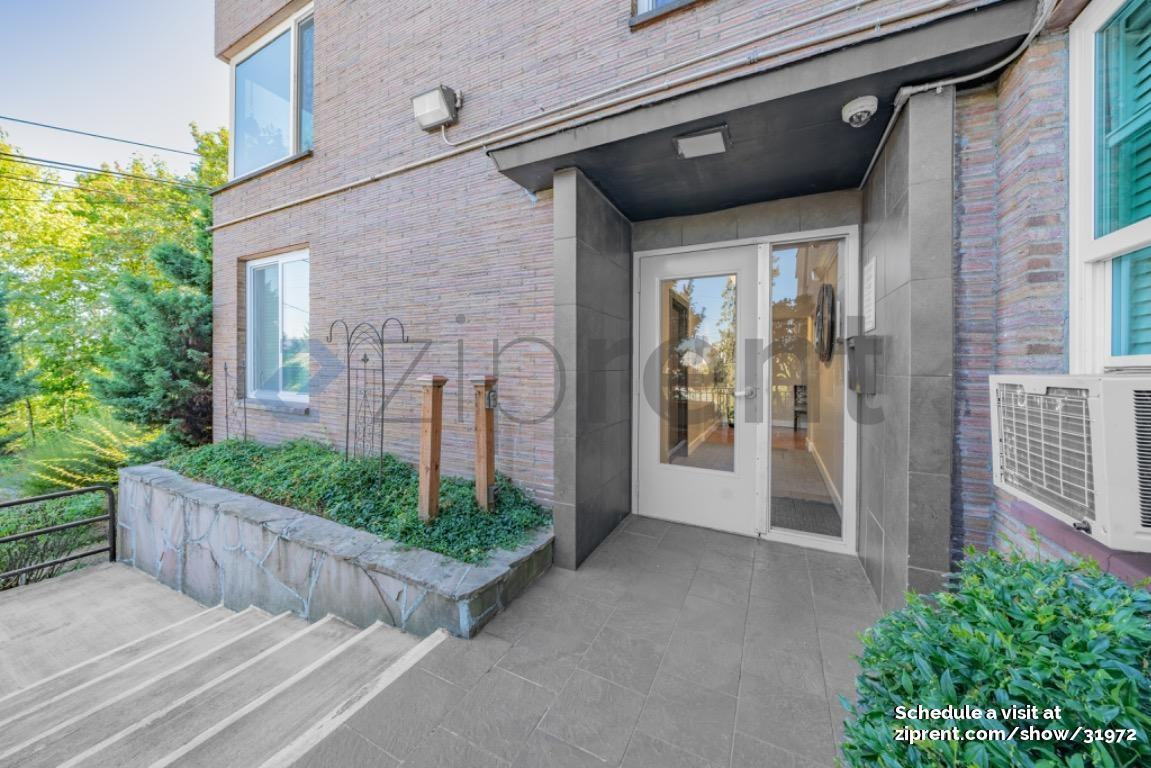 1205 Sw Cardinell Dr #401 - Photo 2 of 15