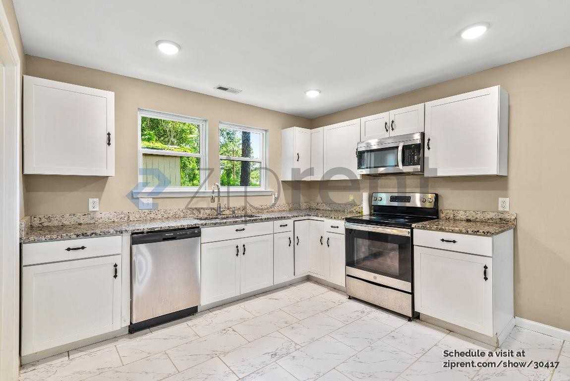 1114 W Bank St - Photo 7 of 19