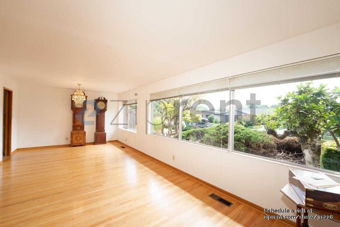 4238 Ne 73rd St - Photo 2 of 25
