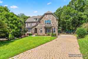 featured image of 5144 Berkeley Park Ct