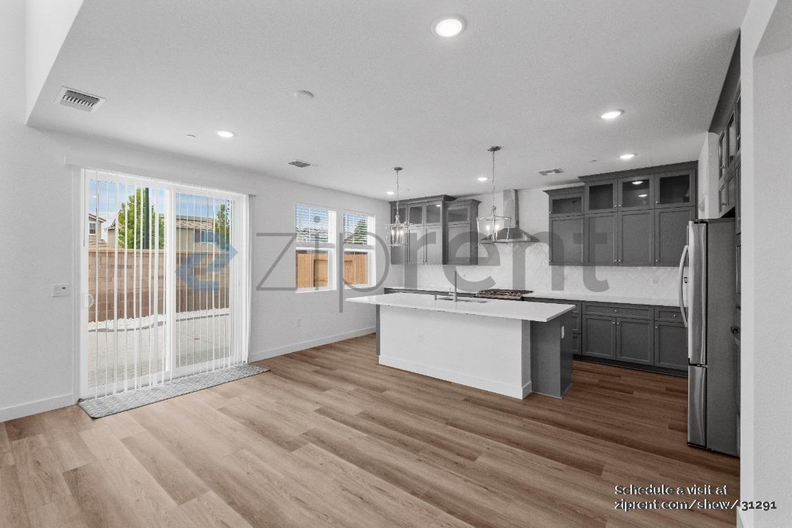 15997 Mavericks Ln - Photo 7 of 43