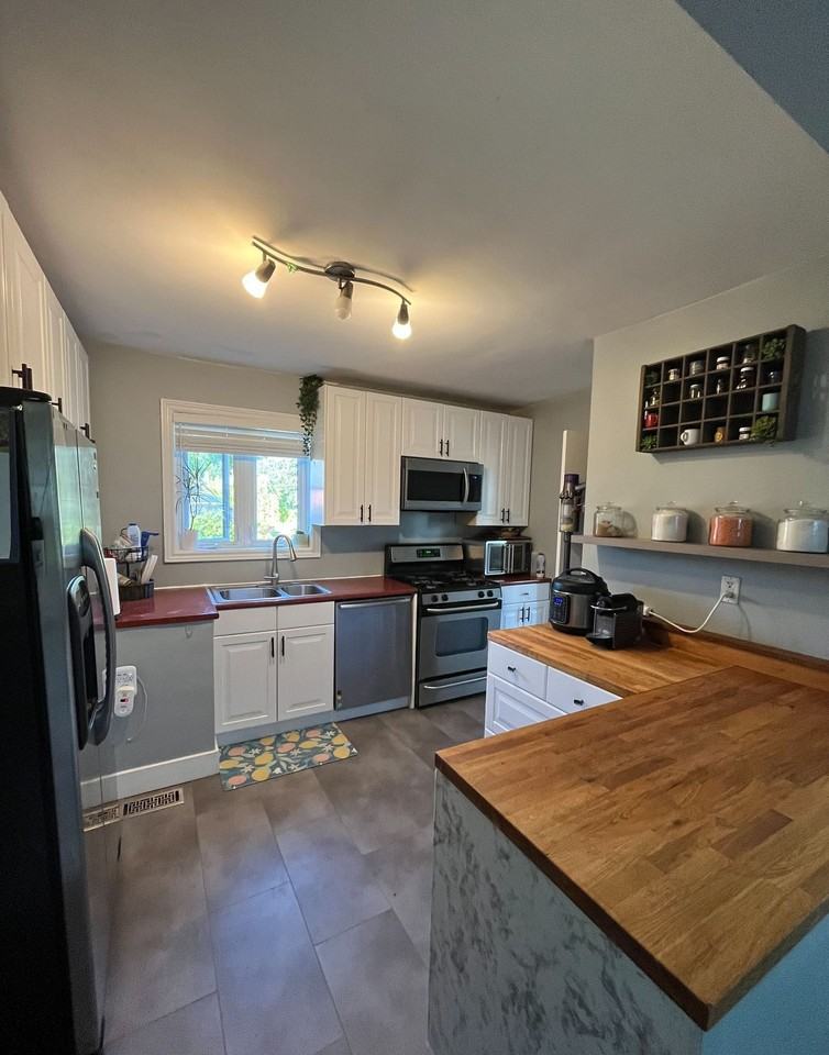 98 Flora Drive - Photo 7 of 11