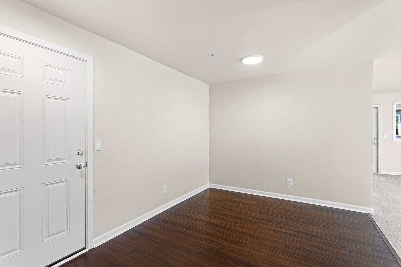 Park Place Apartments - Photo 6 of 17