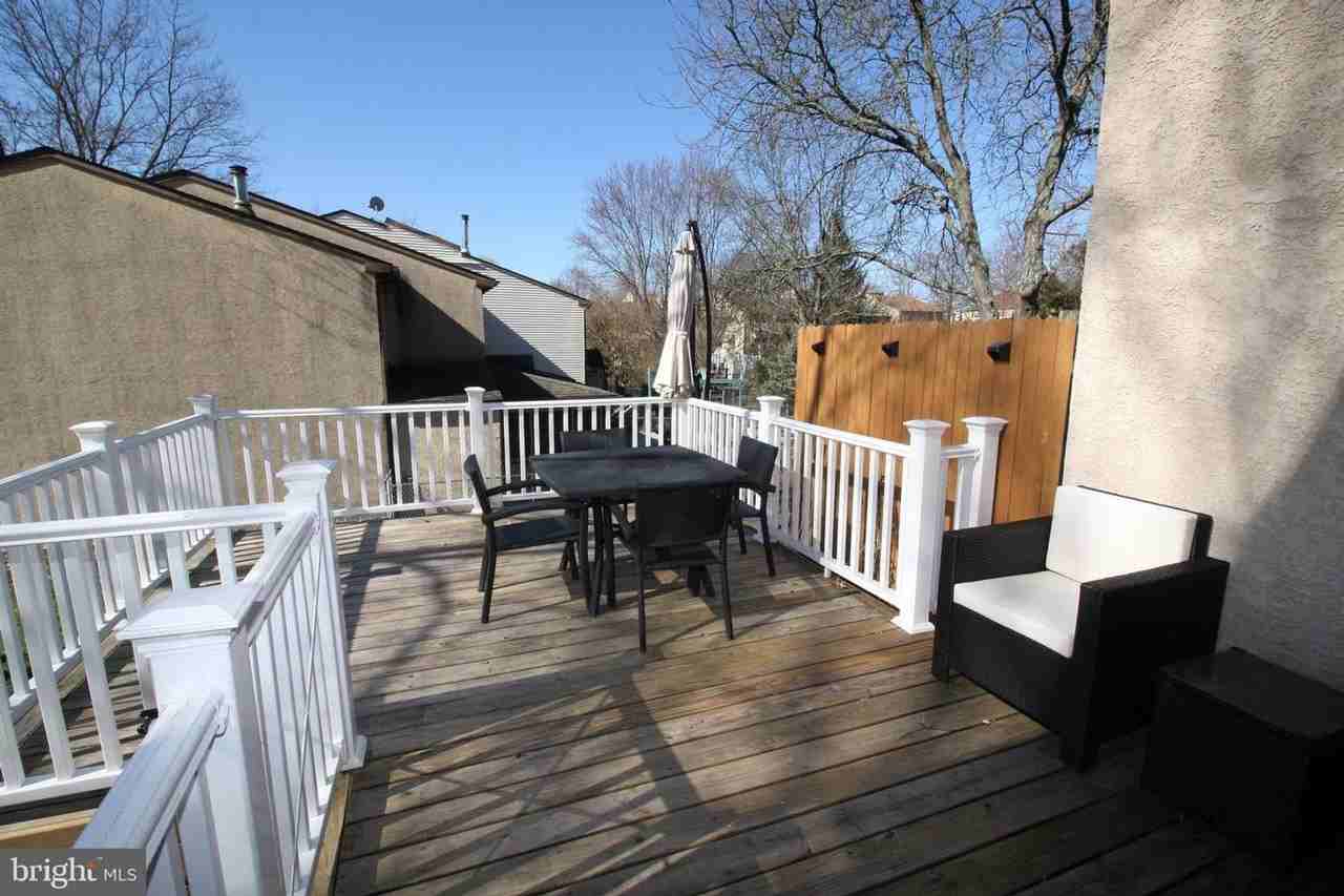 2203 Lisa Dr - Photo 3 of 43