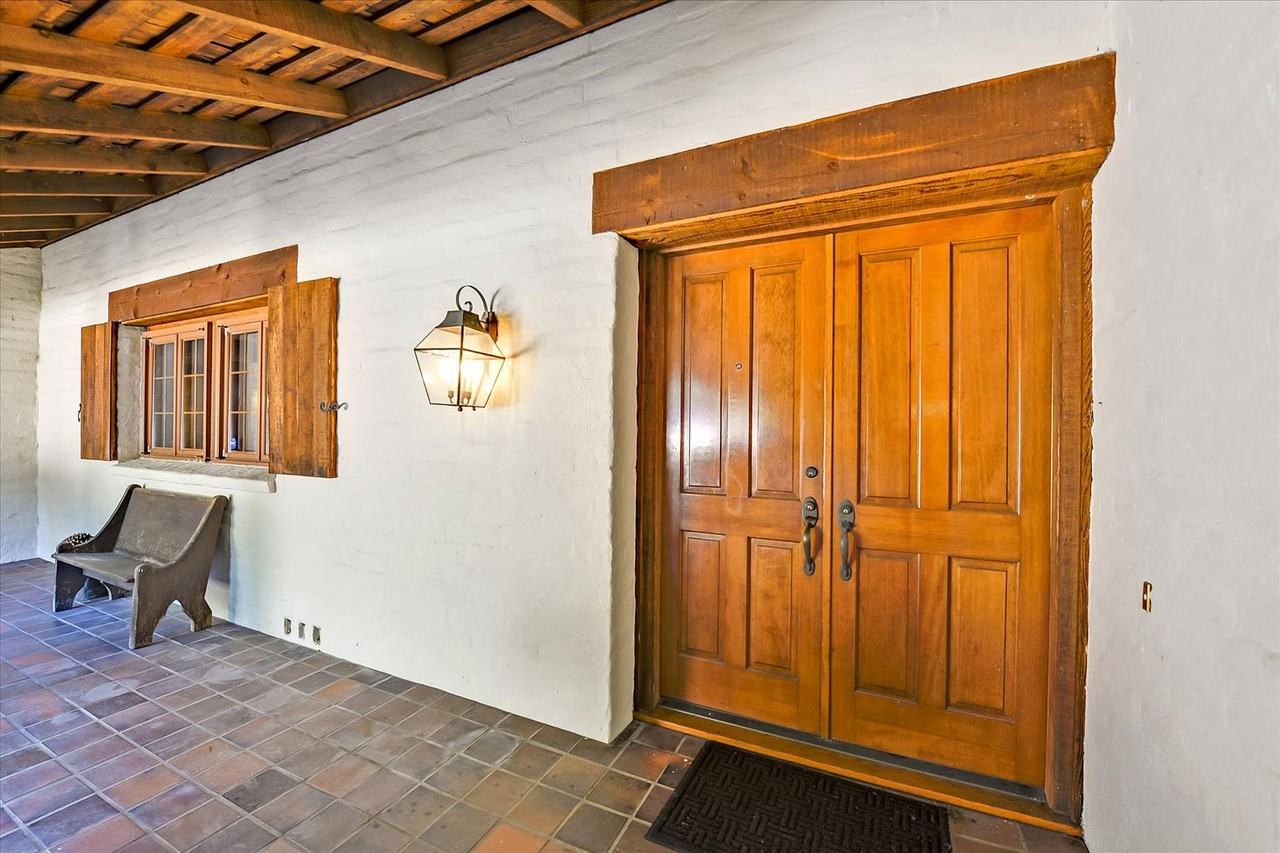 310 Olive Hill Ln - Photo 3 of 24