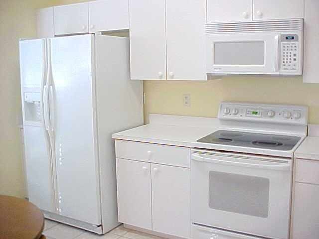 35335 Whispering Pines Dr - Photo 2 of 7