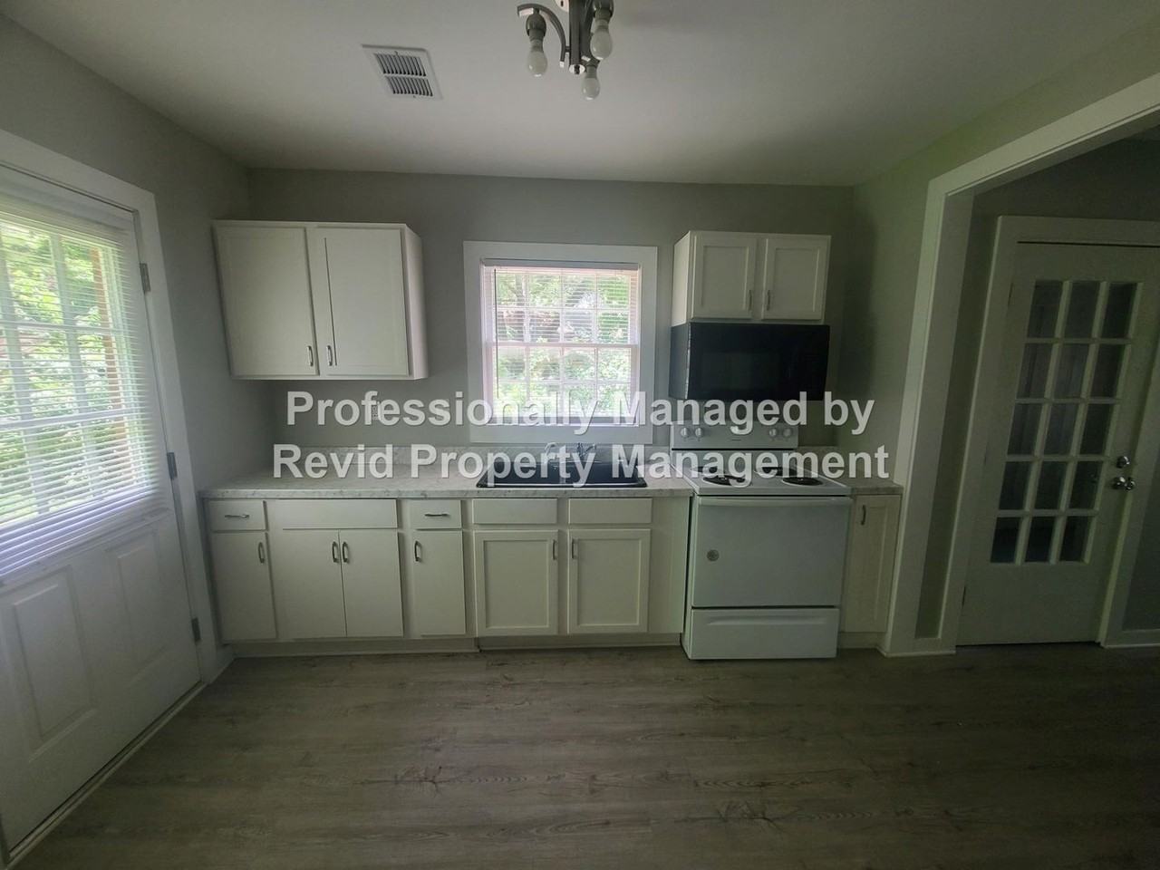714 Goodwyn St - Photo 5 of 14