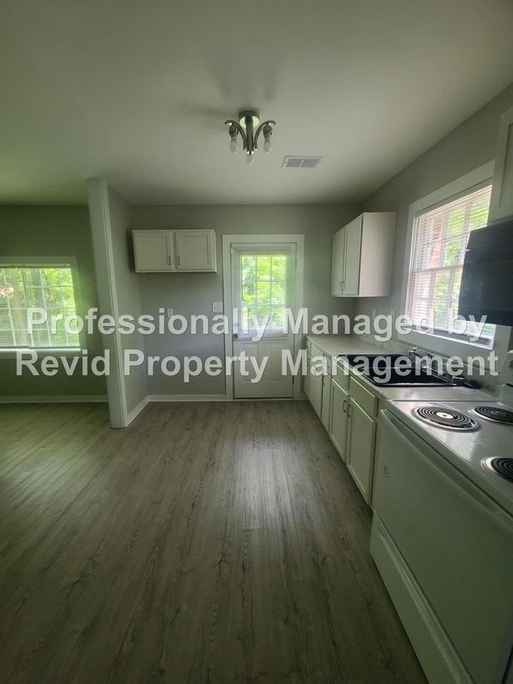 714 Goodwyn St - Photo 6 of 14