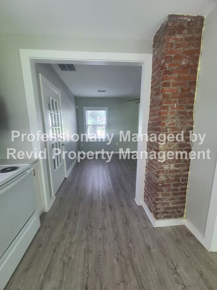 714 Goodwyn St - Photo 7 of 14