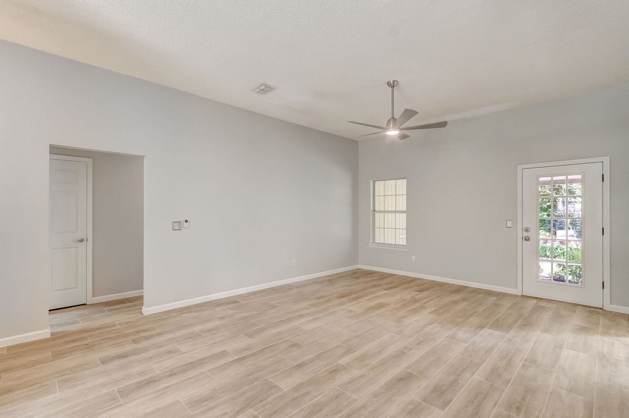 4944 Windward Pl - Photo 3 of 43