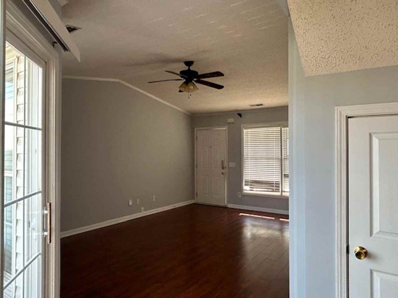 1041 Brittany Park Dr - Photo 2 of 11