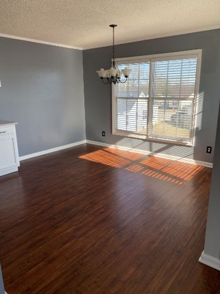 1041 Brittany Park Dr - Photo 5 of 11