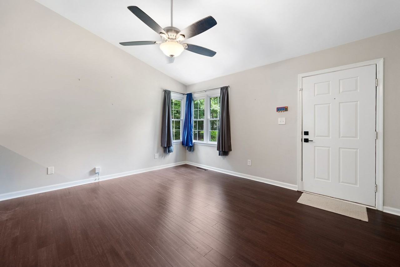 4306 Armitage Dr - Photo 3 of 17