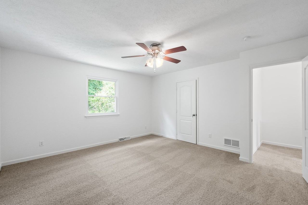 325 Clavale Dr - Photo 3 of 30