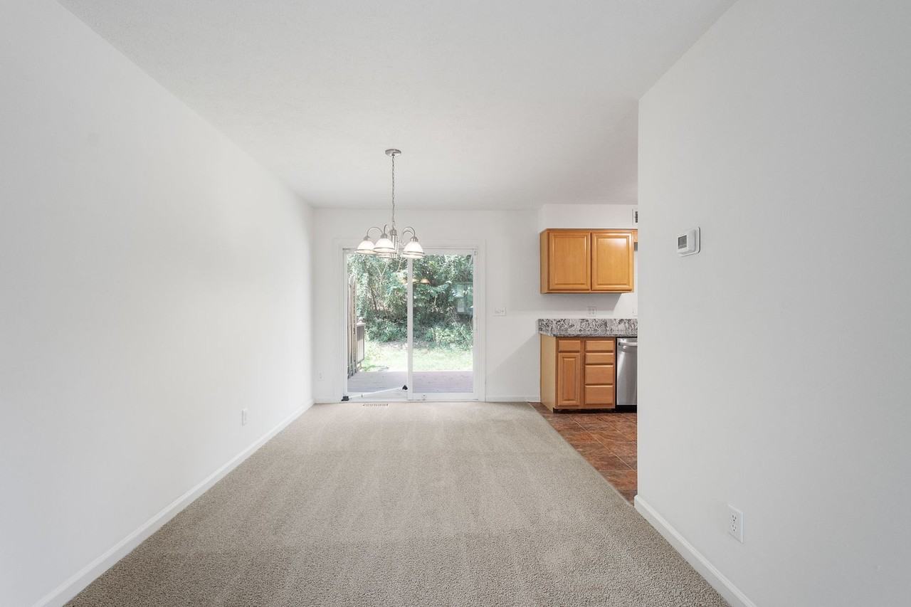 325 Clavale Dr - Photo 6 of 34