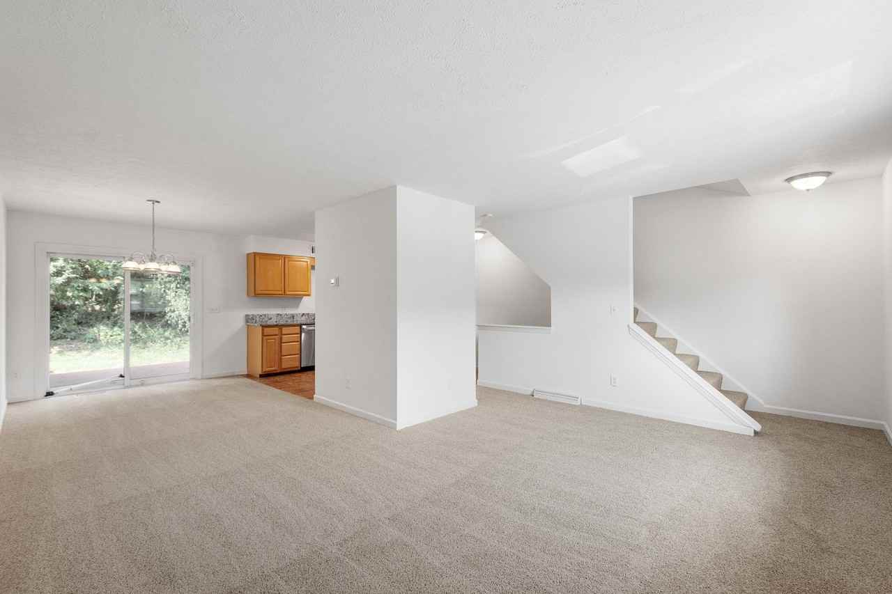 325 Clavale Dr - Photo 3 of 16