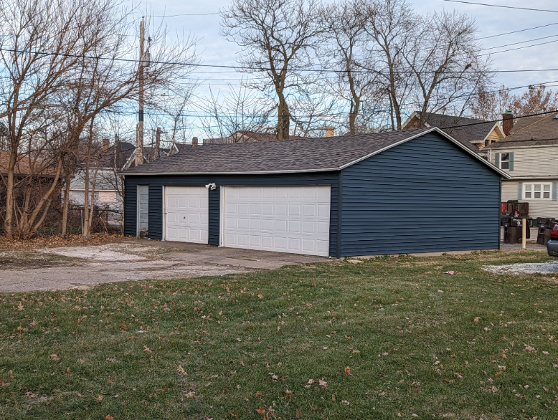 1018 N Elmwood Ave - Photo 3 of 19