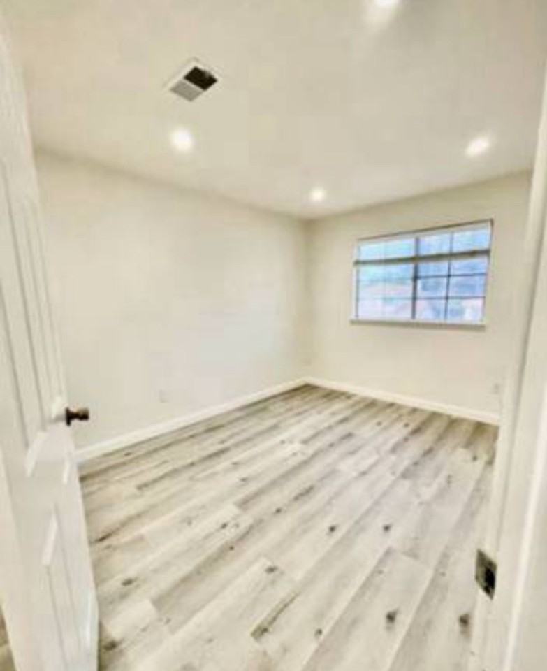 2828 Hillcrest Ave #NA - Photo 2 of 2