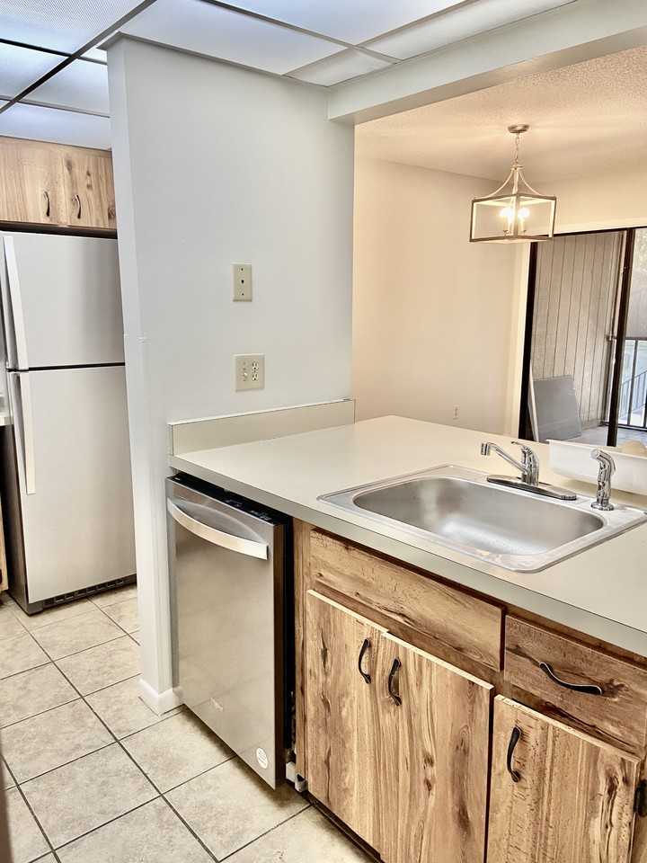 52 52 Veronese Court #52 - Photo 3 of 11