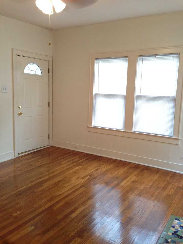 713 E Elmira St #NA - Photo 3 of 31