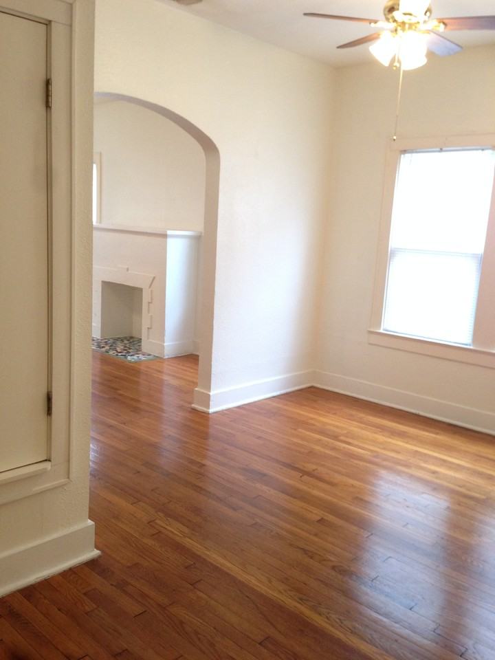 713 E Elmira St #NA - Photo 5 of 31