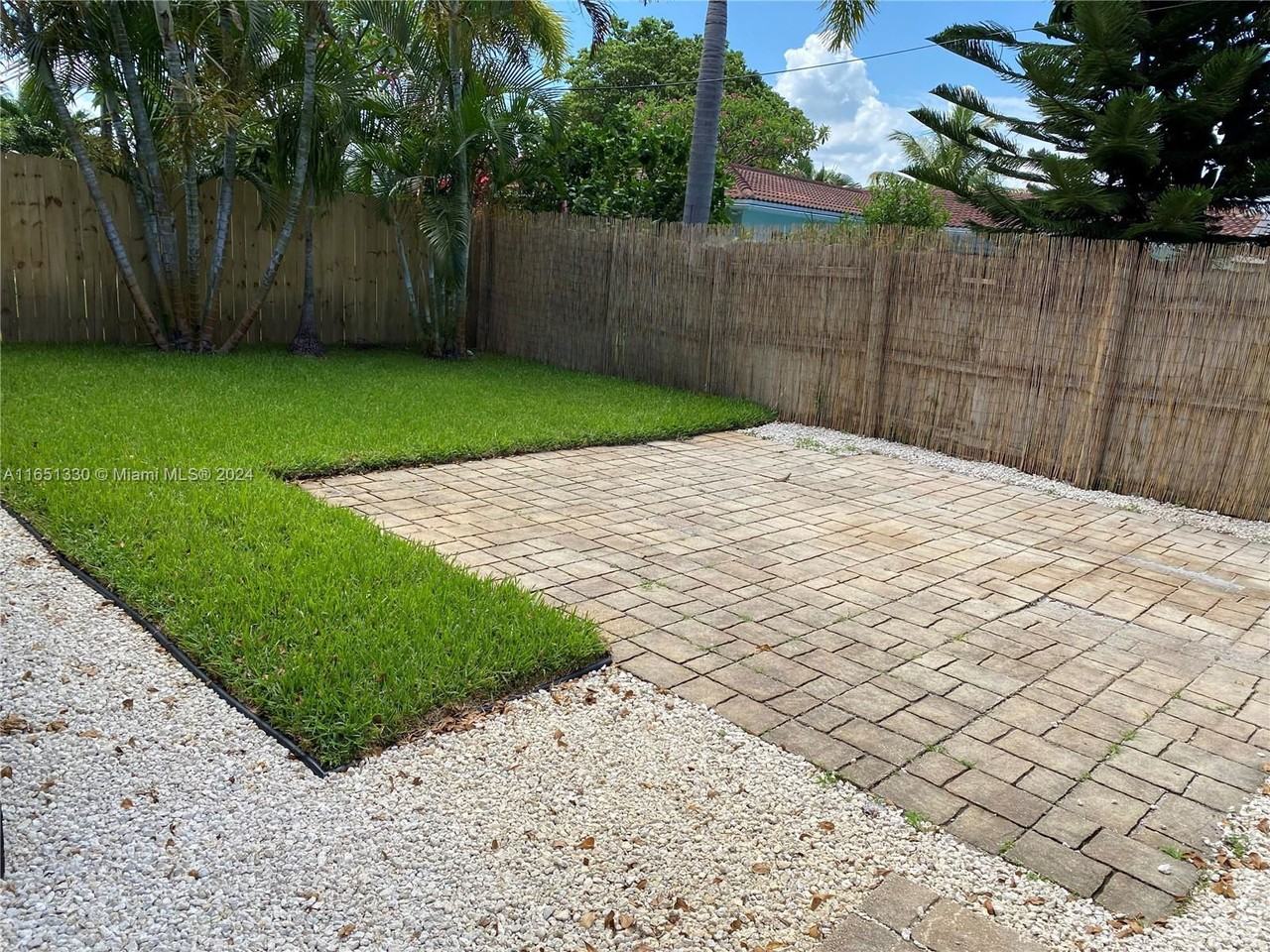 1751 Ne 55th St - Photo 2 of 8