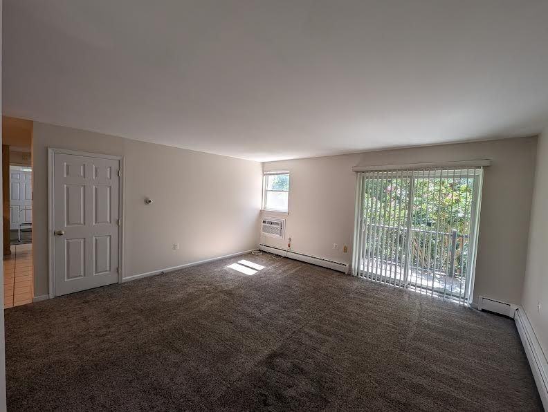 302 River Rd - Photo 2 of 5