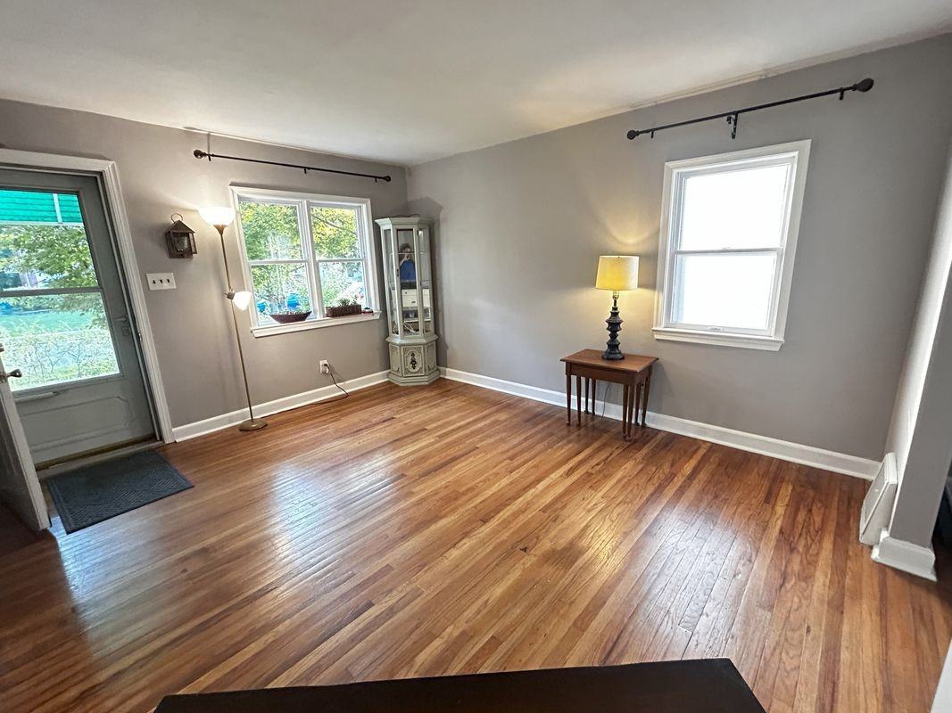 122 W Sylvan Ave - Photo 2 of 8