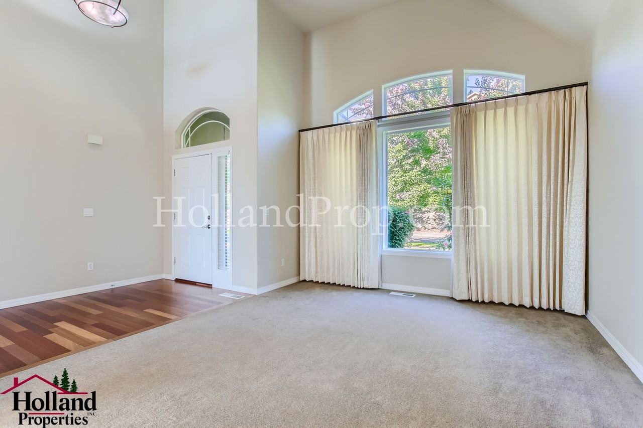 10944 Se Lenore St - Photo 4 of 28