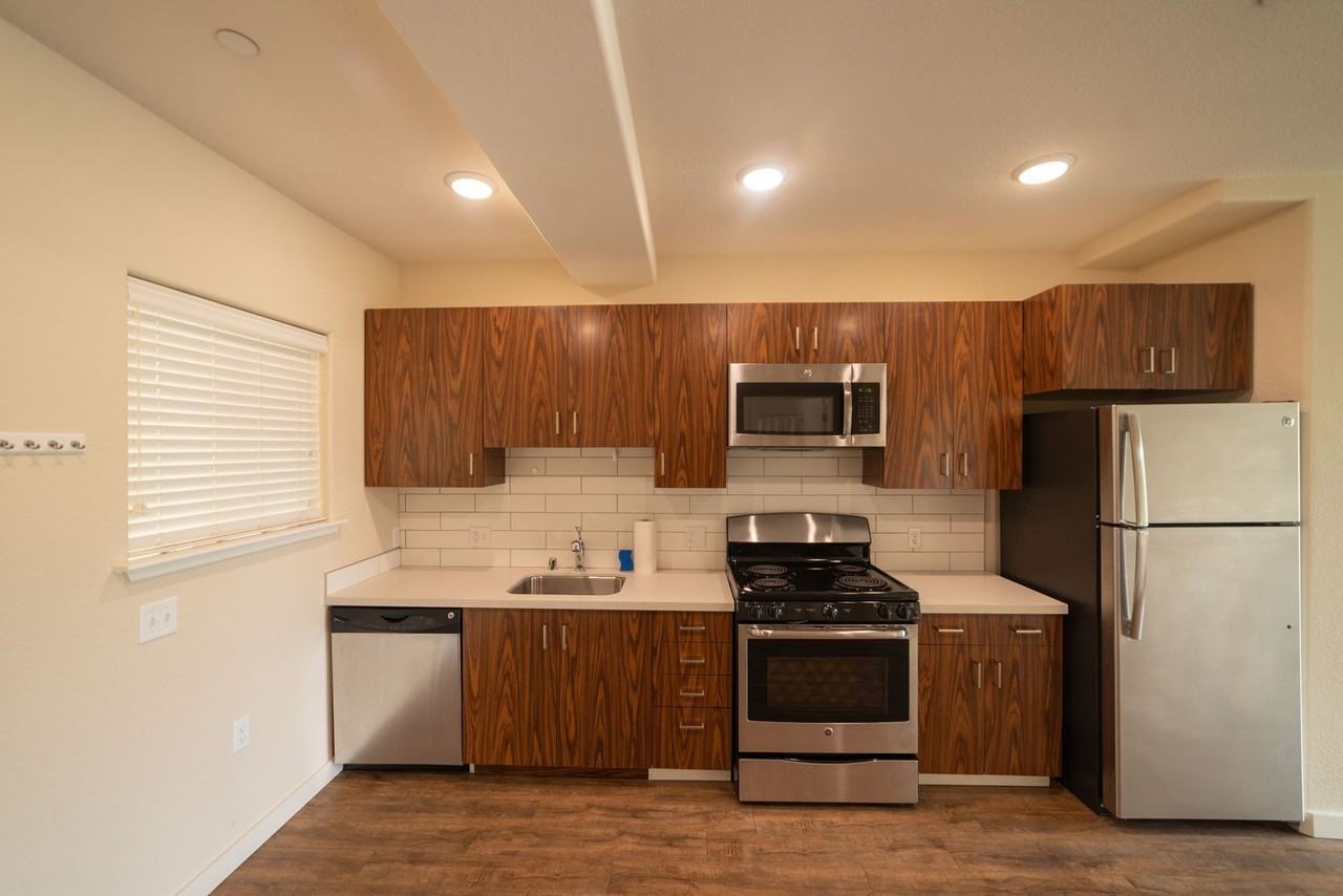 Stranda Apartments - Photo 5 of 34