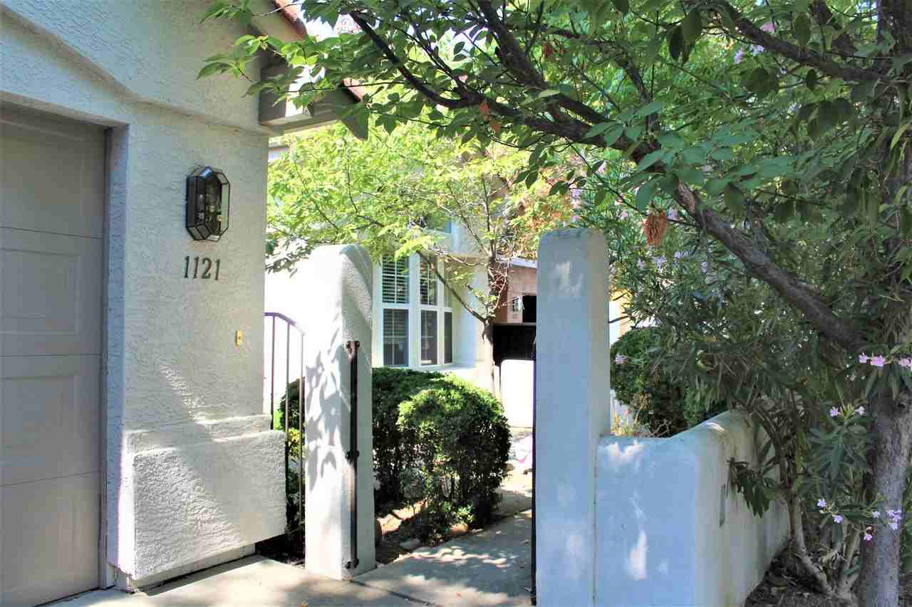 1121 Petra Ct - Photo 3 of 37