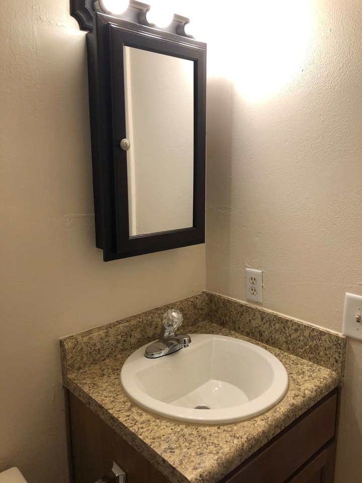717 Navy St - Photo 2 of 12