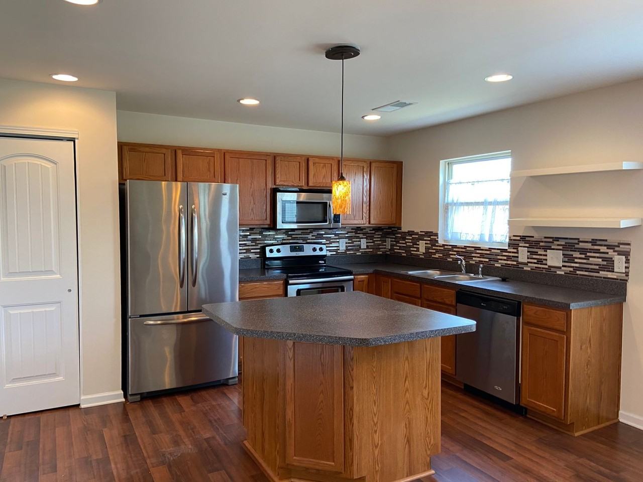 908 Collington Drive - Photo 3 of 9