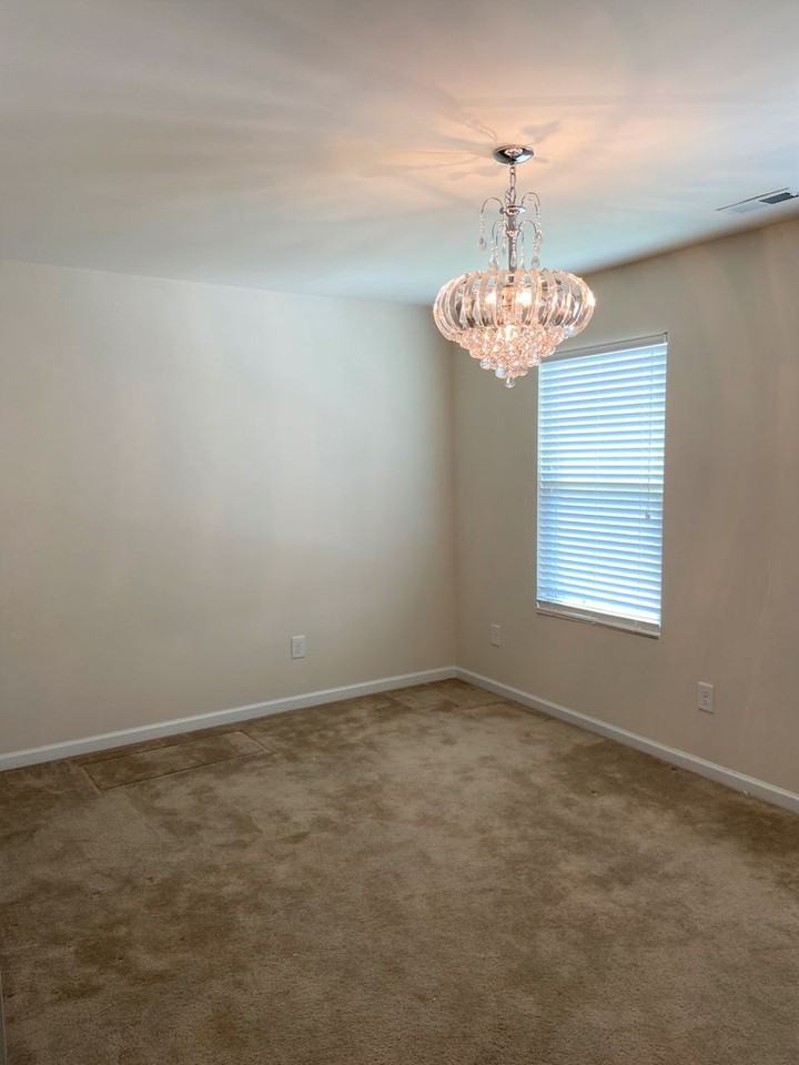 908 Collington Drive - Photo 5 of 9