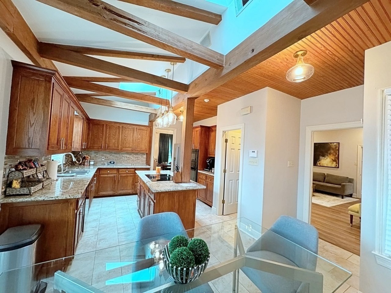 11831 Thornberry Ln - Photo 2 of 50
