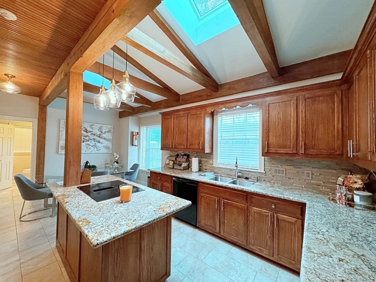 11831 Thornberry Ln - Photo 4 of 50