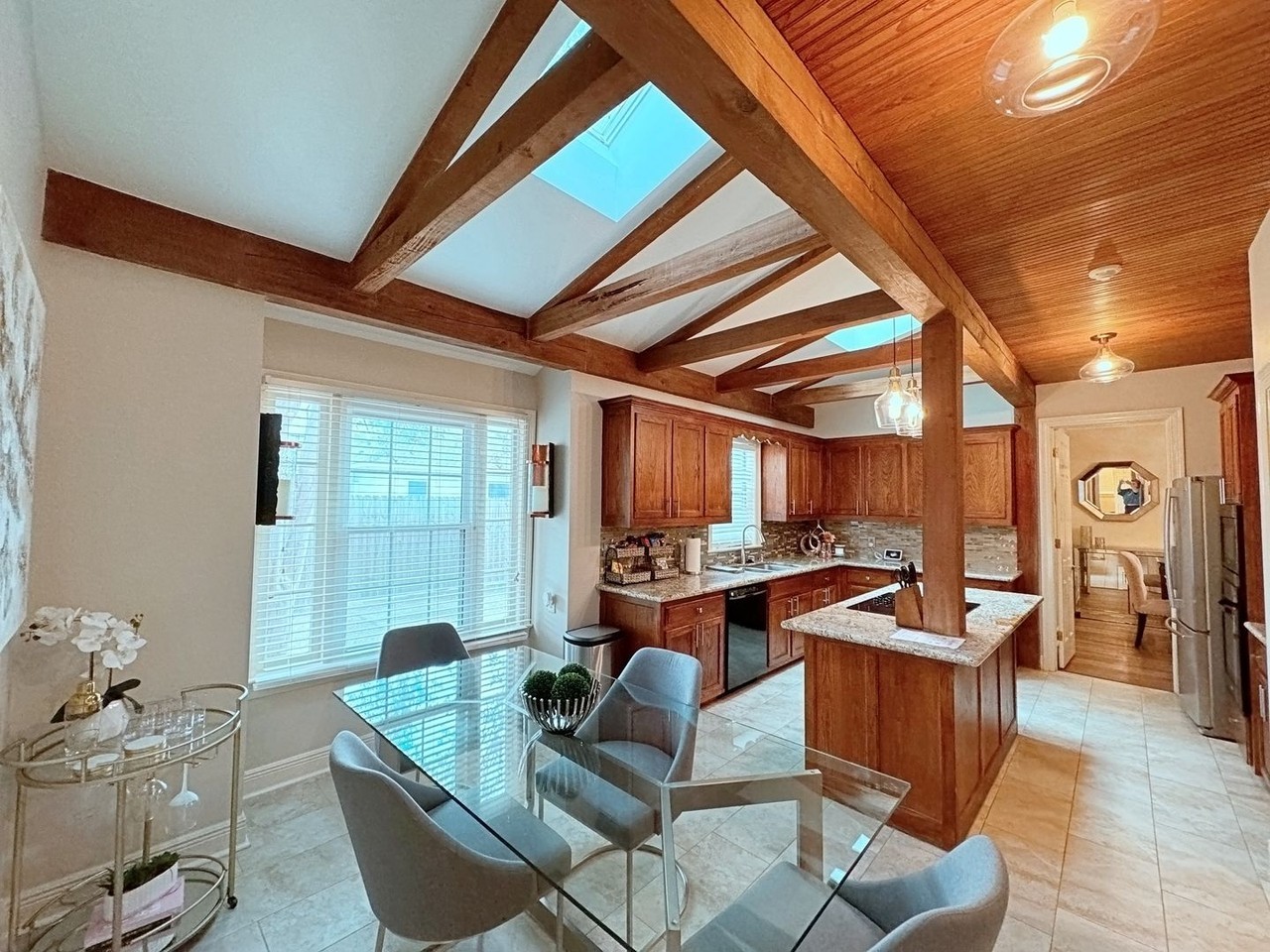 11831 Thornberry Ln - Photo 5 of 50