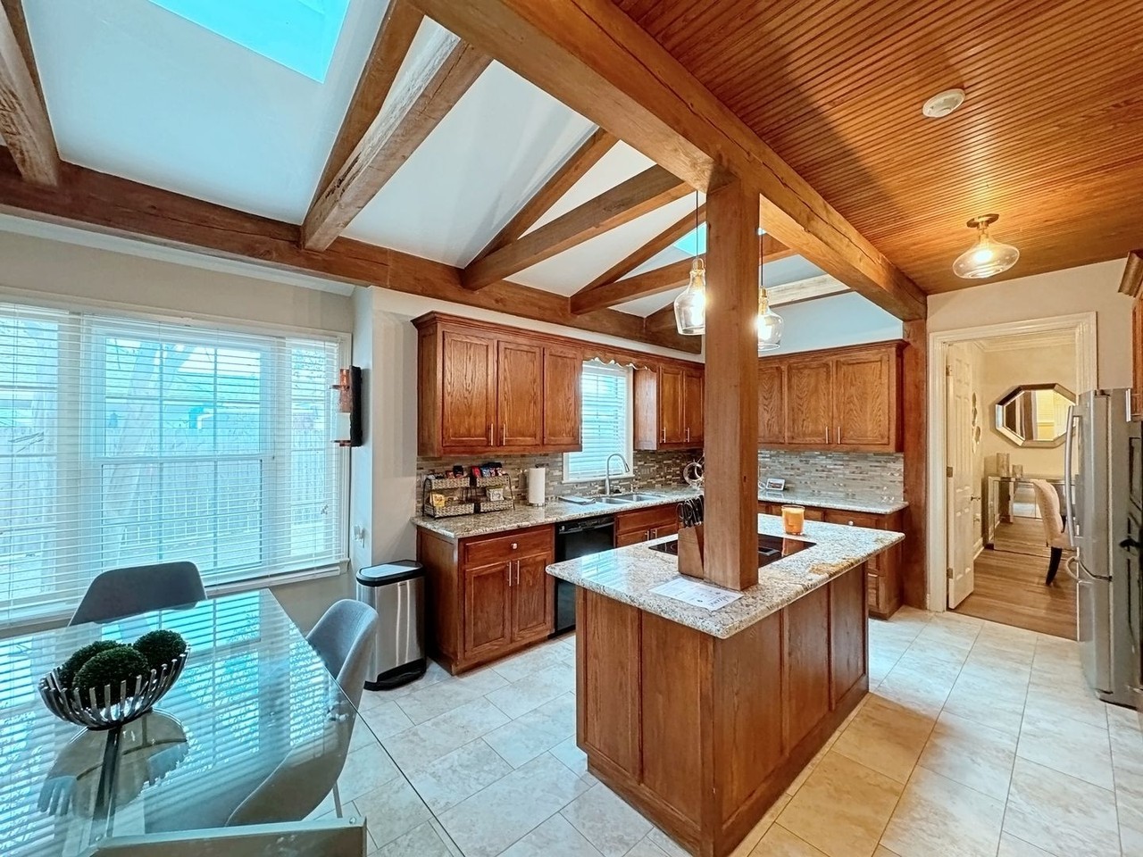 11831 Thornberry Ln - Photo 7 of 50