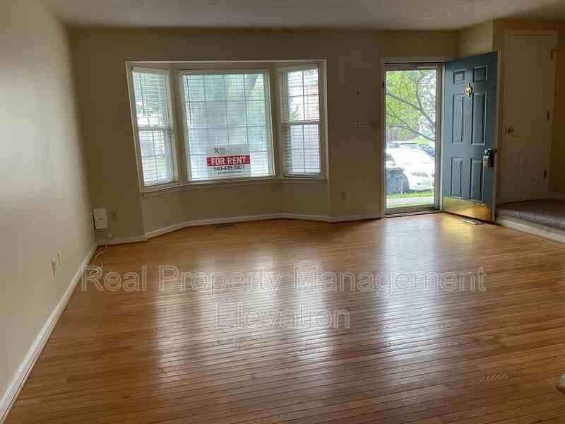 216 Sherando Cir - Photo 3 of 3