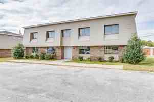 featured image of 711 N Main St