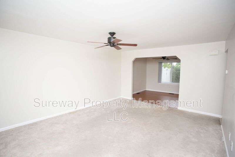 273 Grisscom Ct - Photo 3 of 27