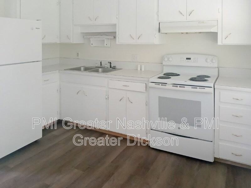 110 Collier Ave #110 - Photo 3 of 4